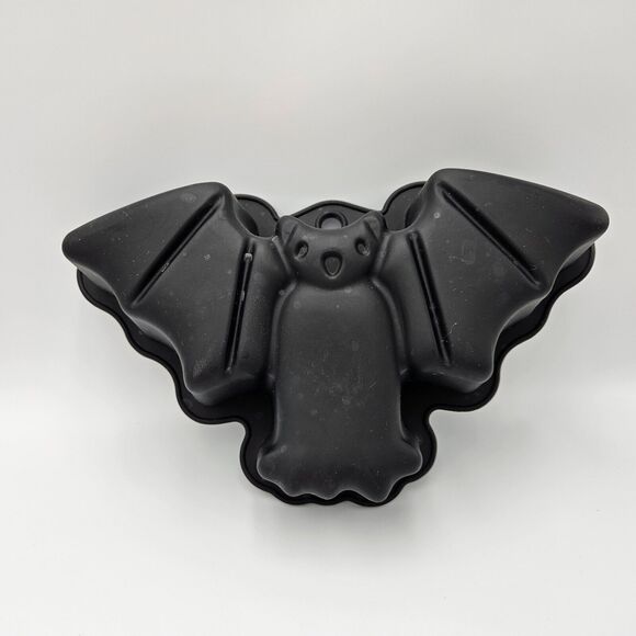 Halloween Bat and Pumpkin Silicon Mold Baking Set Of 2‎ - Picture 3 of 5